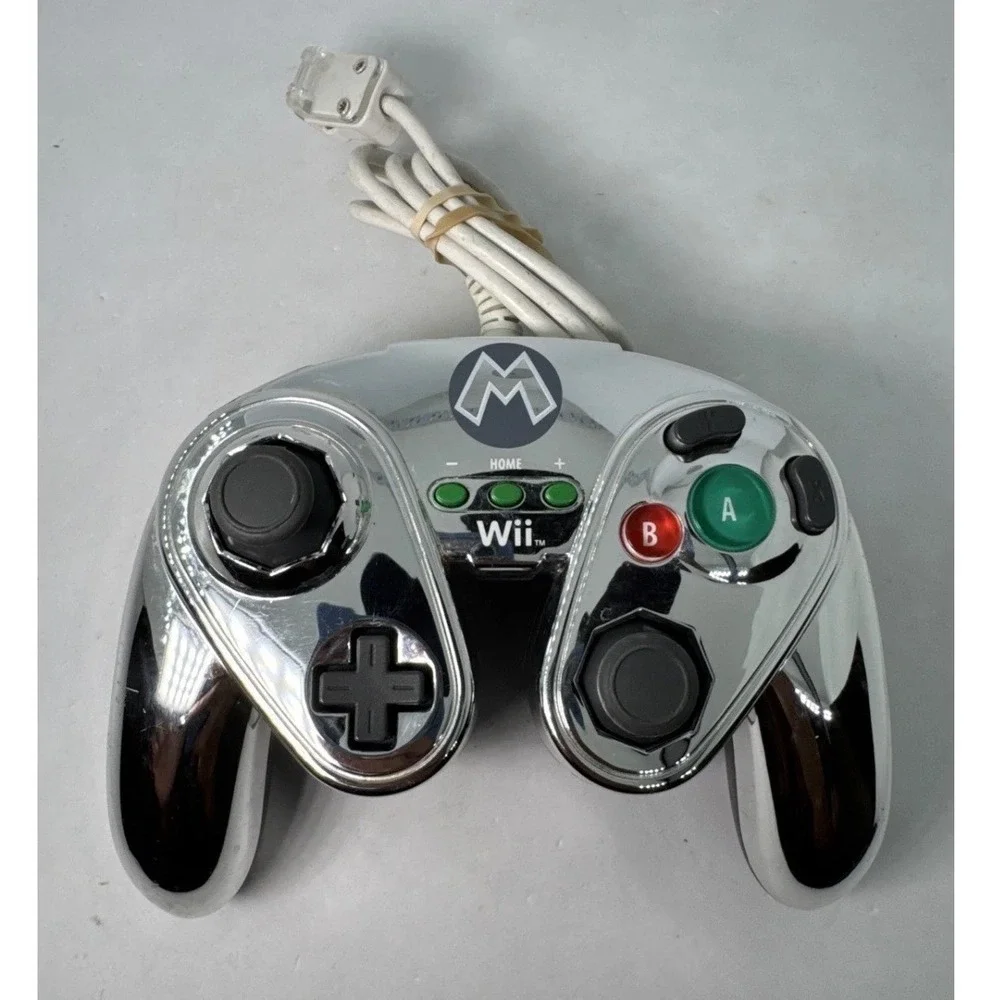 PDP Wired Fight Pad Metal Mario Chrome Edition Nintendo Wii Wii U Controller